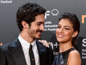 rsula Corberó y el Chino Darín anunciaron que esperan su primer hijo: Esto no es IA